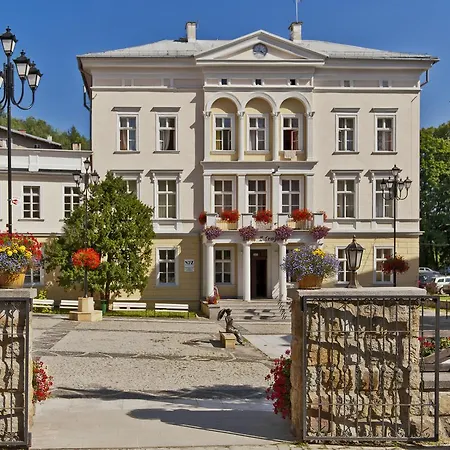 Dom Zdrojowy W Jedlinie Zdroju Hotel apartamentowy